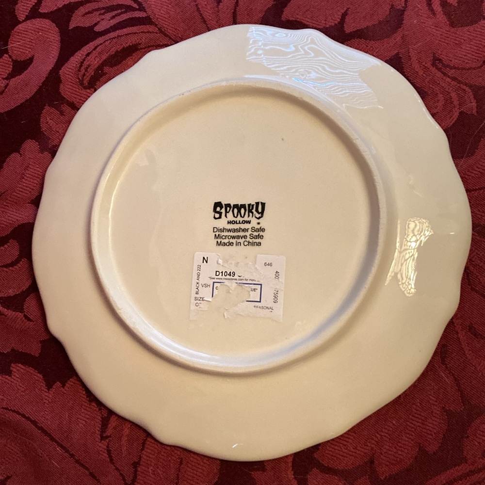 Skeleton ๐ Hand Plate - Picture 2 of 2